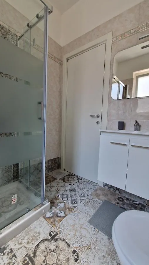Andali Apartment Bari 0*,